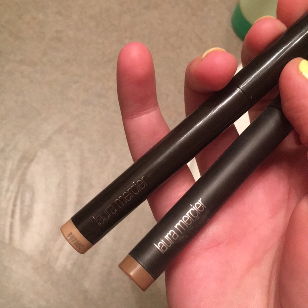 Cream eye shadow Laura mercies